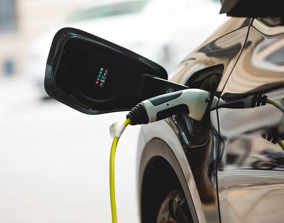 Cargador eléctrico para coches